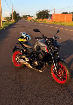 YAMAHA MT-09 YAMAHA MT-09